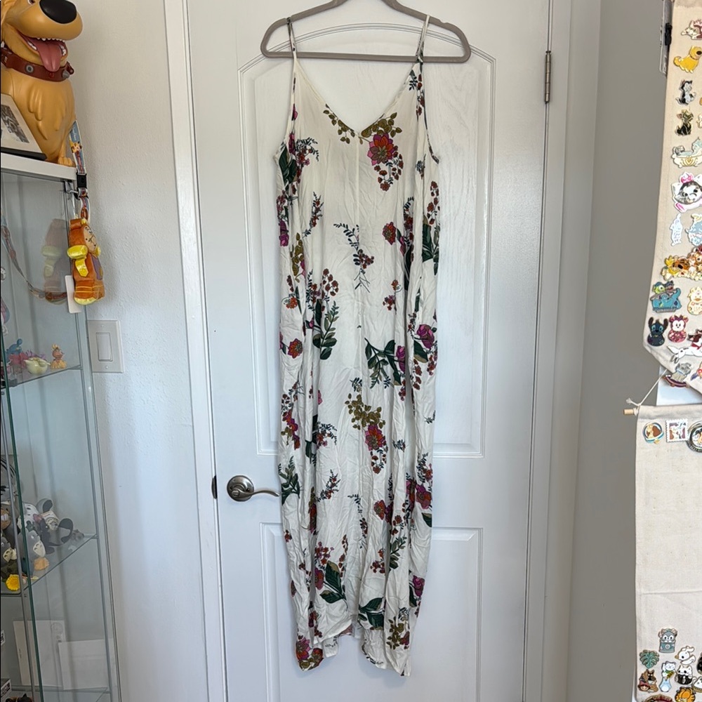LOVESTITCH Floral White Maxi Dress